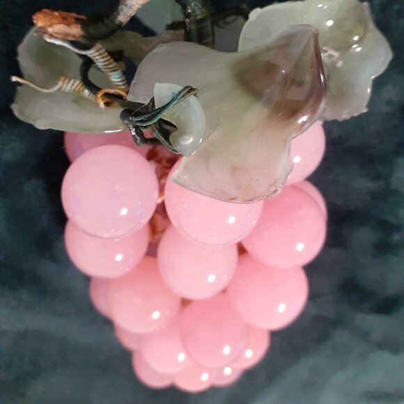 VINTAGE SALADO TEXAS WINERY PINK GLASS GRAPES GORGEOUS HEAVY GRAPES - Picture 9 of 17